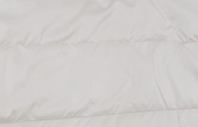 ткань дюспо 70гр/м2, 100пэ, 150см, стеганная на синтепоне 100г, полоса, бежевый светлый tog01 купить по цене 320 руб в розницу от 1 метра - в интернет-магазине Веллтекс